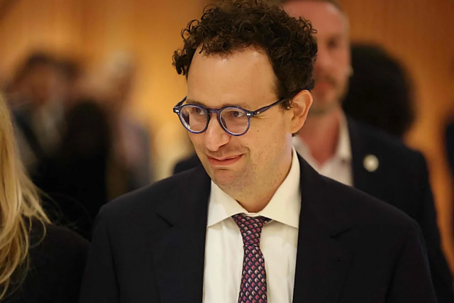 Anthropic pide frenar la IA: Altman y Musk se unen al llamado de cautela