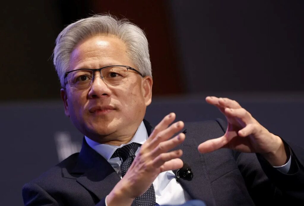Jensen Huang rechaza nuevas regulaciones y defiende velocidad con seguridad en IA