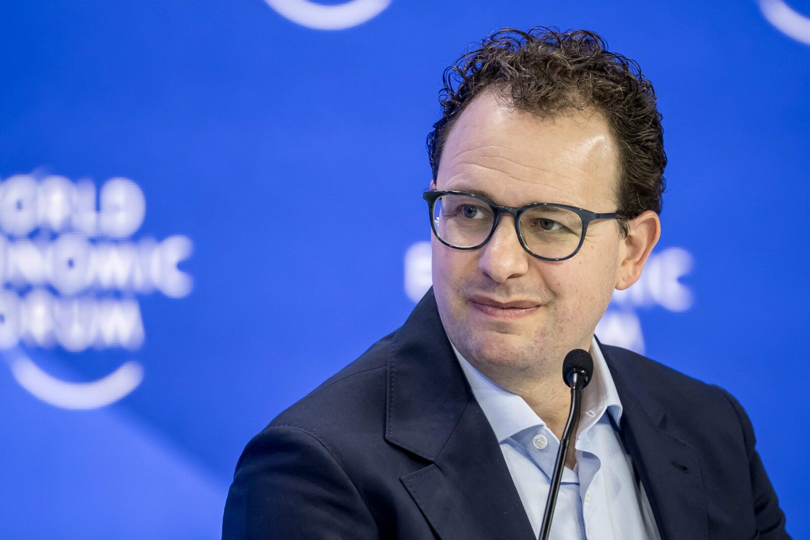 La empresa de Claude apuesta a una OPI récord mientras su CEO pide cautela con la IA