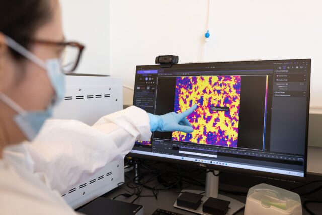 Herramientas de IA que fusionan biología y código llegan a Amazon Web Services