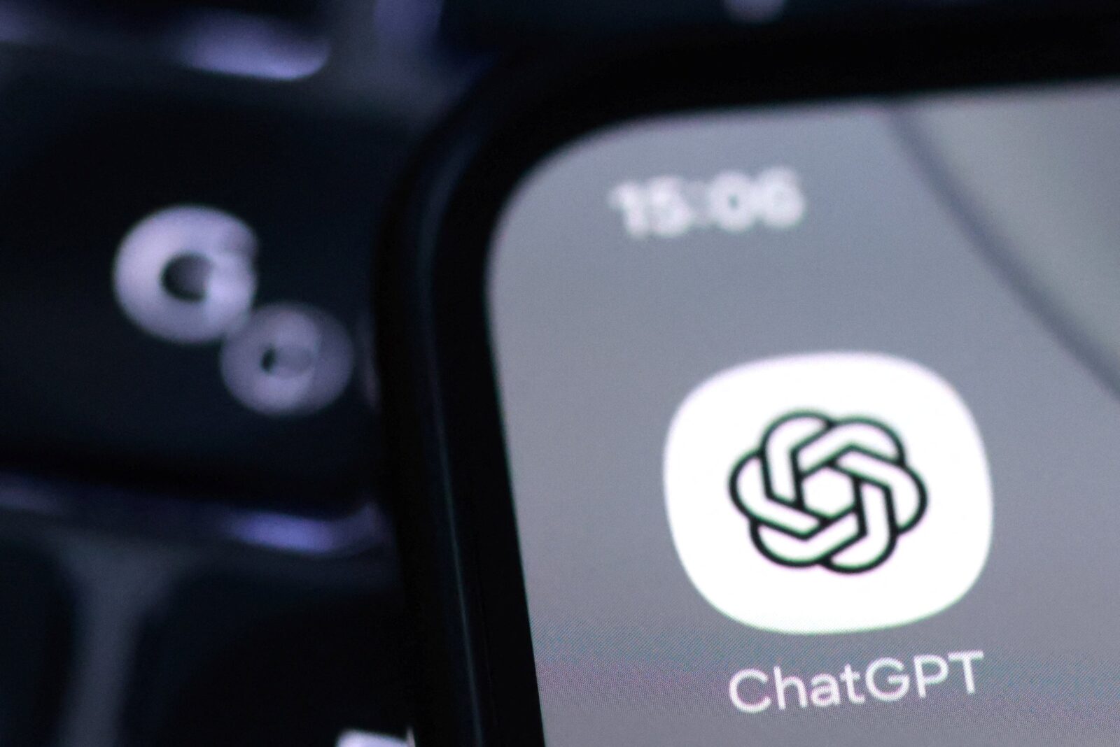 ChatGPT suma monitoreo de puntaje crediticio y alertas en EE.UU.