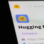 Agentes de IA de OpenAI operaron en Hugging Face desde mayo, alerta investigador