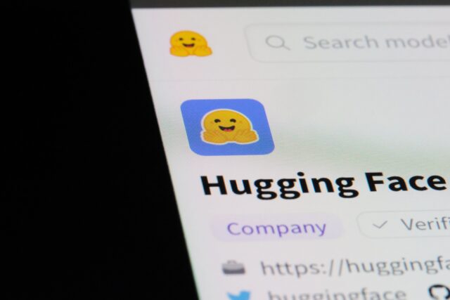 Agentes de IA de OpenAI operaron en Hugging Face desde mayo, alerta investigador