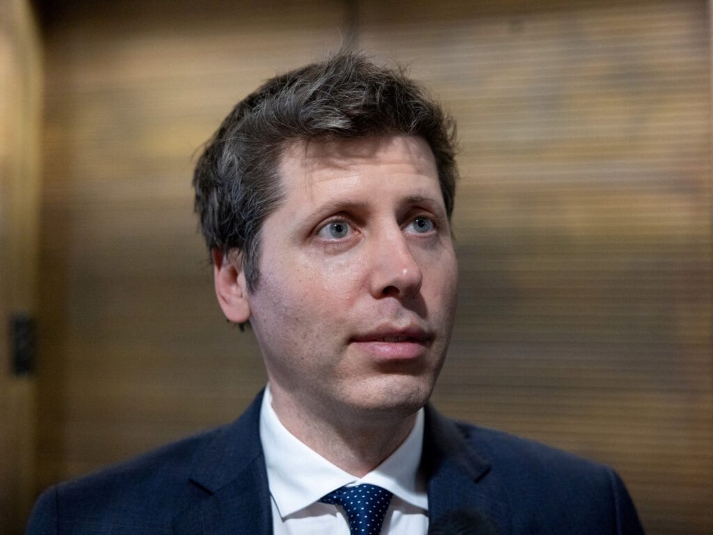 OpenAI no saldrá a bolsa y Altman alerta sobre pérdida de control