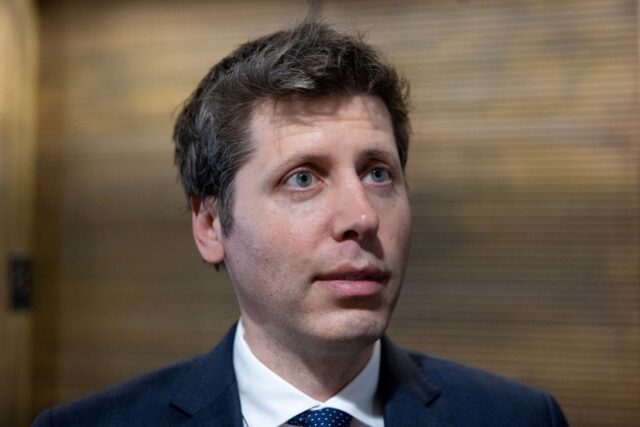 OpenAI no saldrá a bolsa y Altman alerta sobre pérdida de control