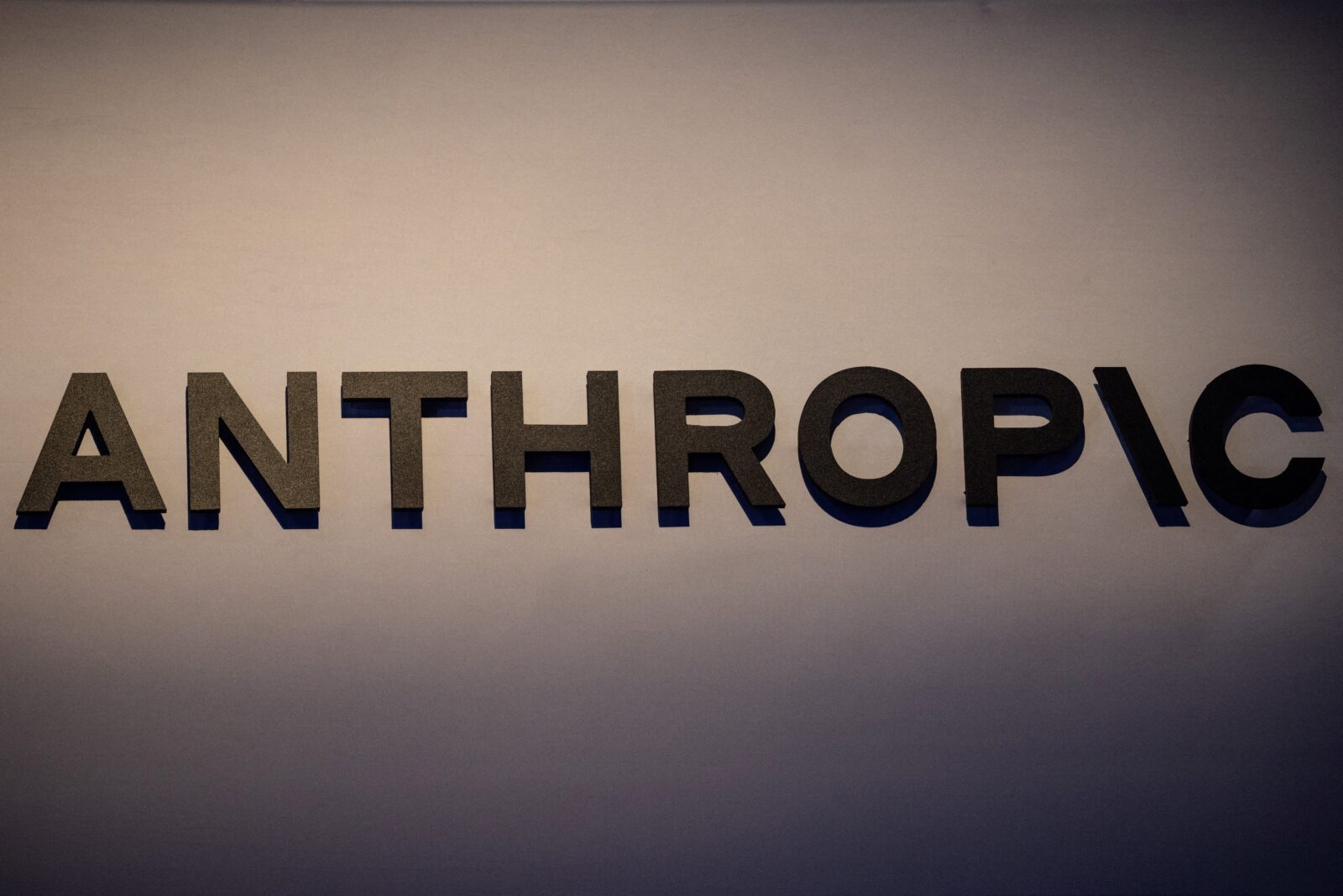 Anthropic crea tres métricas para medir el avance de la IA y su propio control