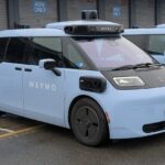 Waymo lanza robotaxis sin conductor en Las Vegas con furgonetas Zeekr
