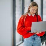 Microsoft pone reglas a la IA en colegios: prohibido entrenar con datos de alumnos