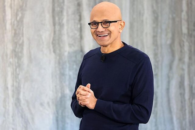 Nadella pone límites a la superinteligencia: “No merece la pena si no está bajo control humano”