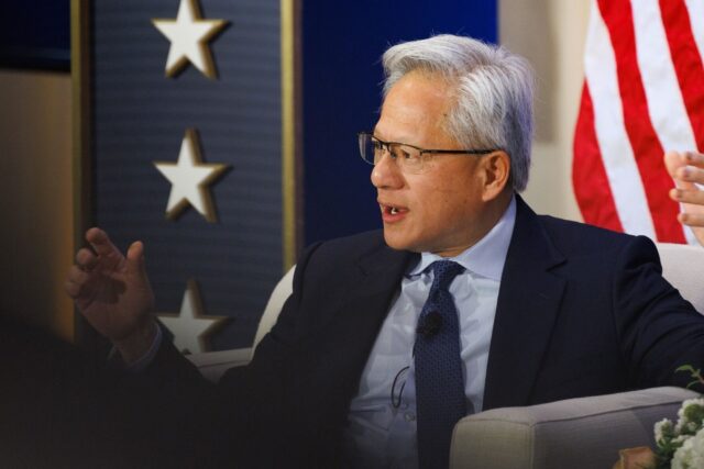 Huang y Biden bajan el tono al miedo: no hay ciencia tras la catástrofe IA
