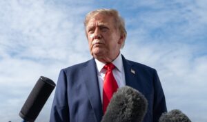 Trump insiste en regular poco la IA y apuesta por autorregulación