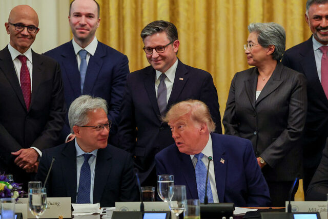 Gigantes de la IA aceptan auditorías voluntarias impulsadas por Trump