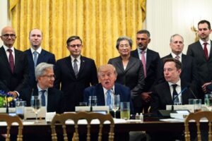 Trump pacta con gigantes de la IA autorregulación “moralmente vinculante”