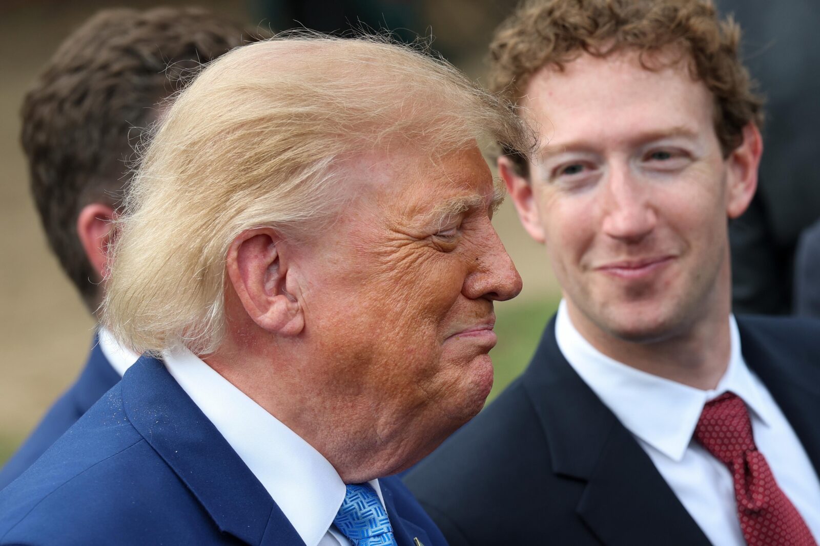 Trump renombra la IA como 'Super Intelligence' y cambia su discurso