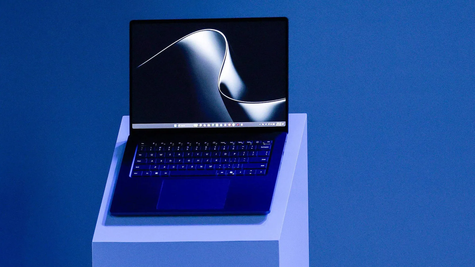 Surface Laptop Ultra: Microsoft apuesta por IA local con chip Nvidia RTX Spark