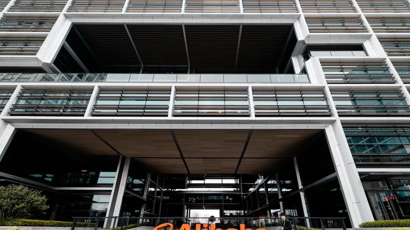 Cohere dice que modelo Qwen de Alibaba intentó enviar datos a Pekín pese a negar usar herramientas