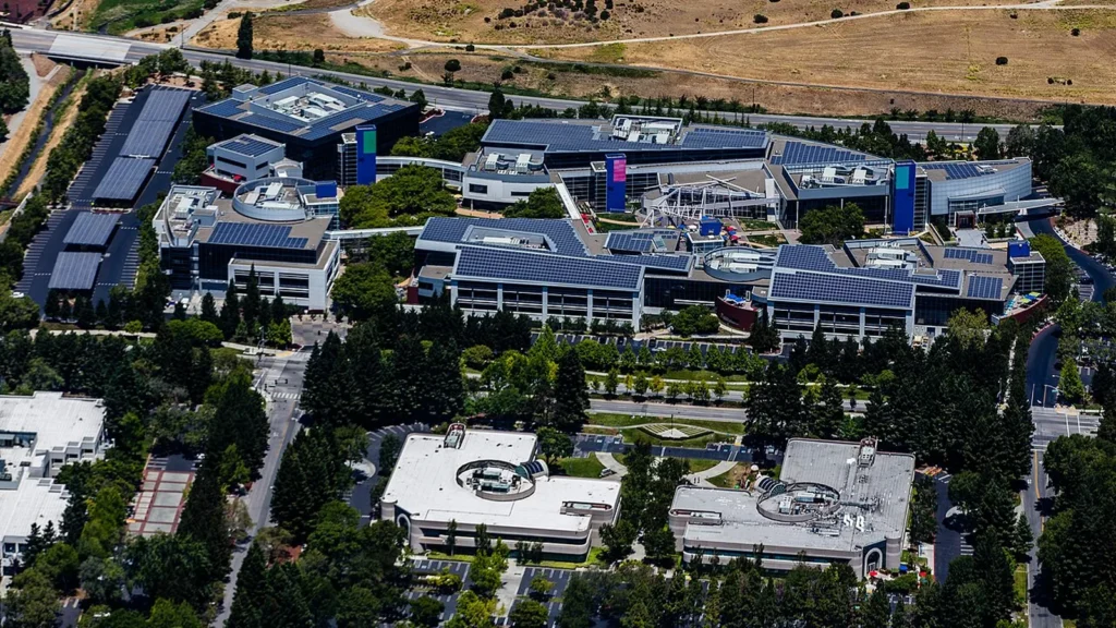 Google cae en bolsa pese a récord de ingresos: IA no rentabiliza como buscador