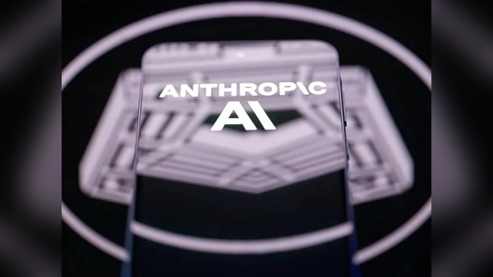 Anthropic suma a Claude seis herramientas interactivas para equipos legales